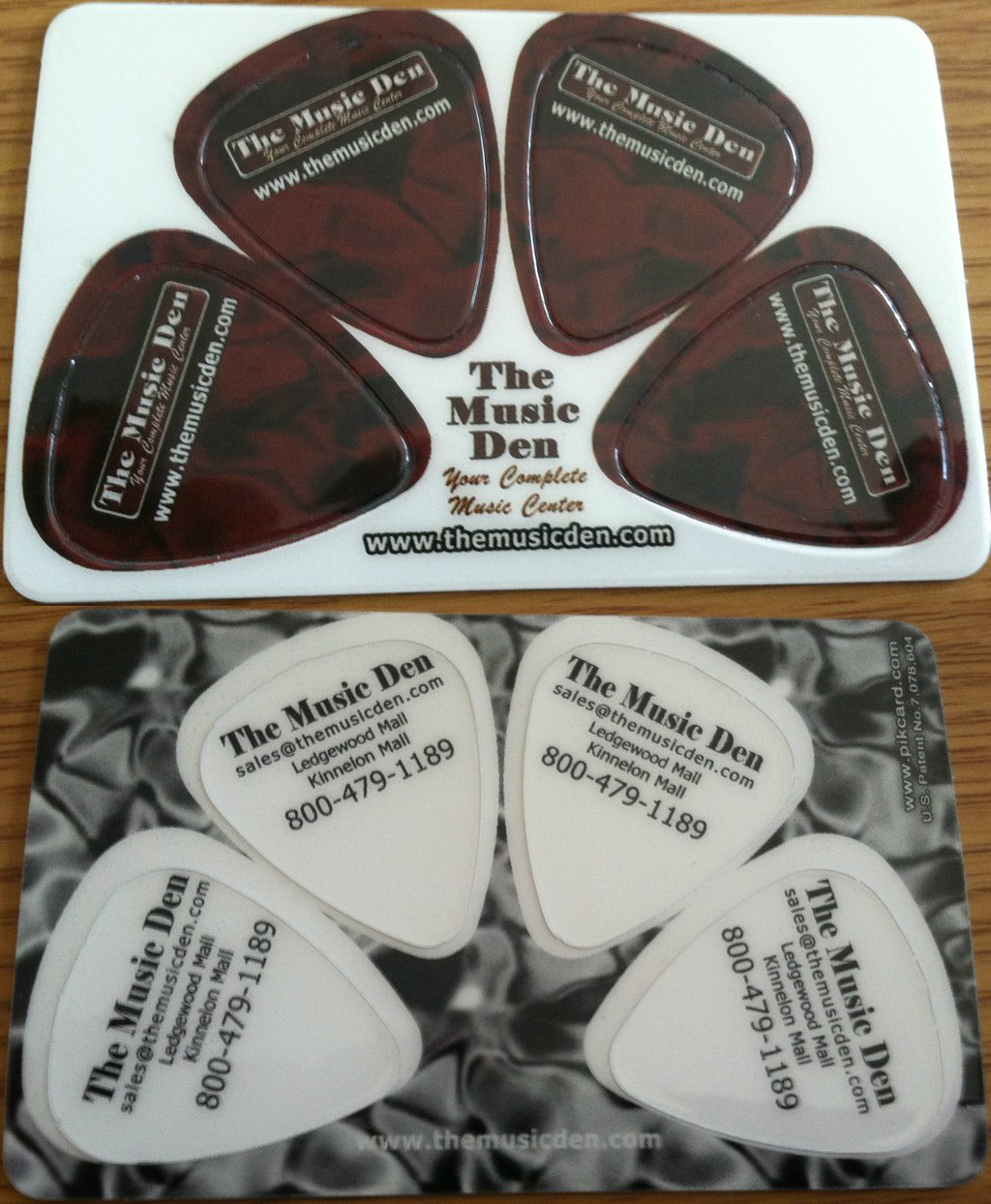 guitar pick business cards 1